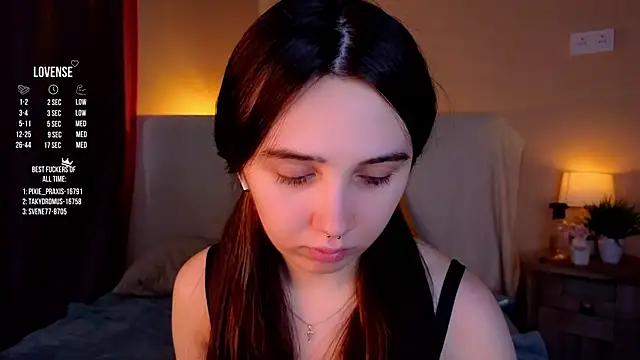 GillianDowdey online show from September 24, 2025, 2:40 am