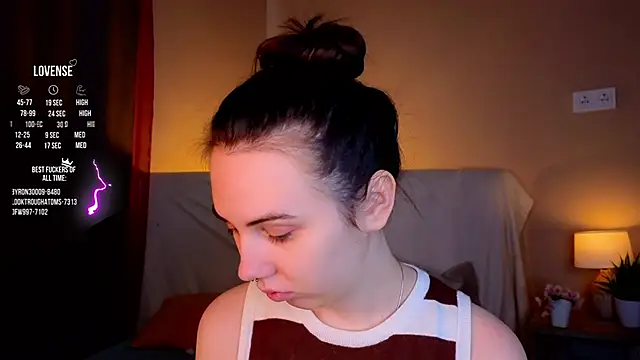 GillianDowdey online show from October 14, 2025, 2:56 am