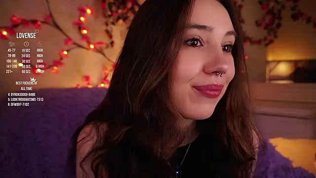 GillianDowdey online show from December 4, 2025, 2:21 am