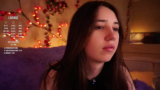 GillianDowdey online show from November 14, 2025, 4:05 am