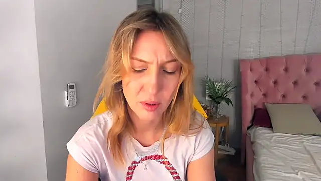 ElizaMayers online show from March 11, 2026, 10:04 pm