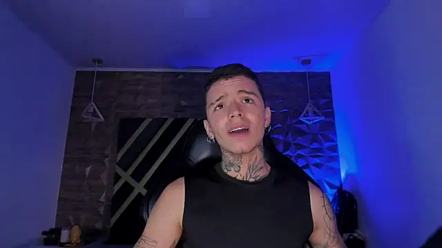 Ian Castillo  online show from April 8, 2026, 11:33 am