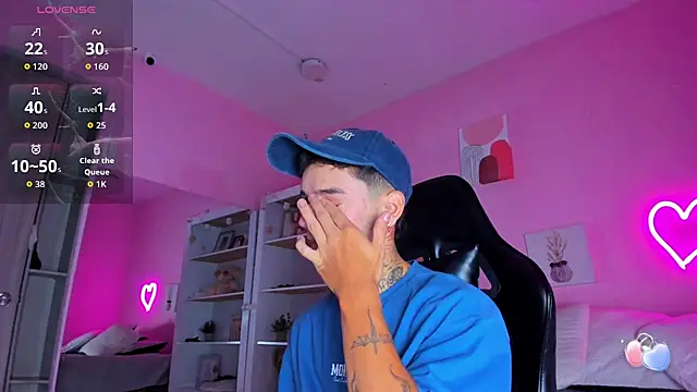 Ian Castillo  online show from September 13, 2025, 11:21 am