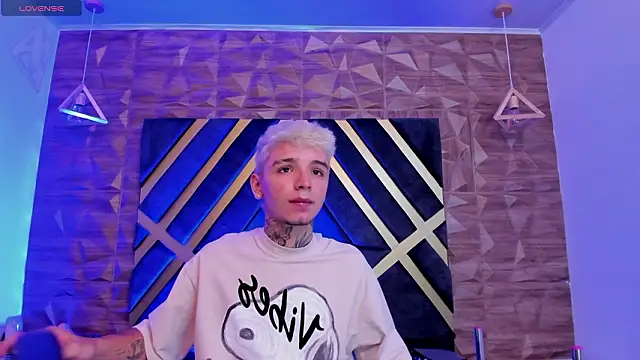 Ian Castillo  online show from February 3, 2026, 11:26 am