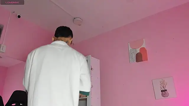 Ian Castillo  online show from September 26, 2025, 11:17 am