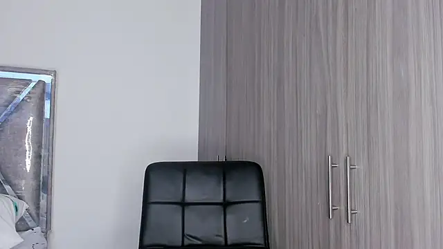 Snapshot of Kristen_dollts chatting on November 17, 2025, 1:53 am Kristen dollts online show from November 17, 2025, 1:53 am