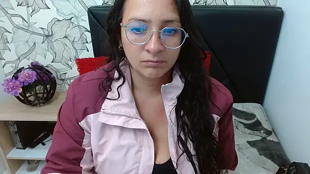 sarax ximena online show from July 28, 2026, 6:21 am