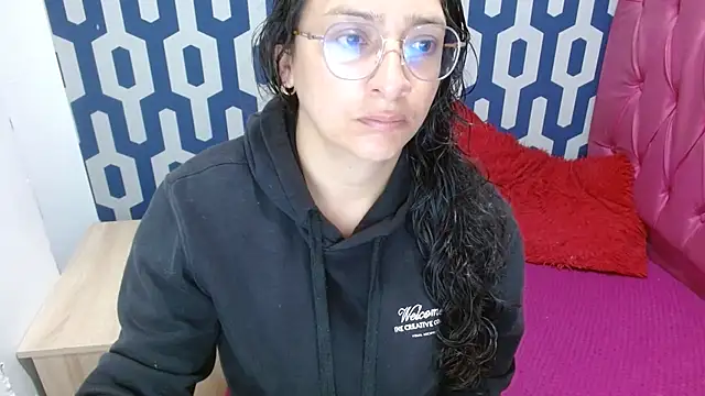 sarax ximena online show from November 10, 2025, 9:25 am