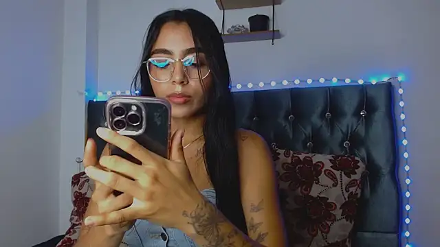 AntonellaAndNoah online show from March 12, 2025, 8:09 pm