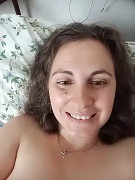 ShelaDiass online show from June 12, 2026, 4:54 am