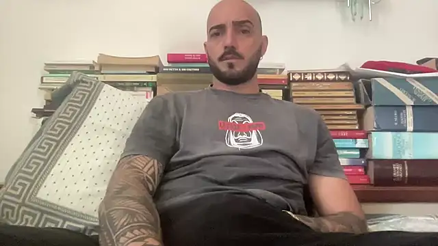 alessandromori91 online show from May 16, 2026, 4:28 pm