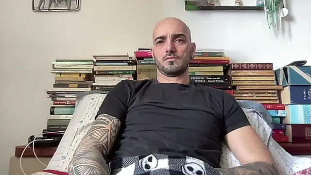 alessandromori91 online show from March 18, 2026, 10:18 am