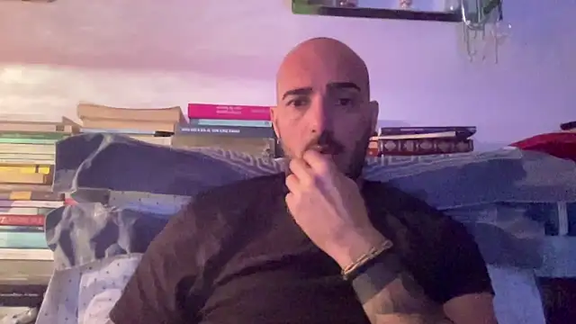 alessandromori91 online show from May 21, 2026, 7:22 pm