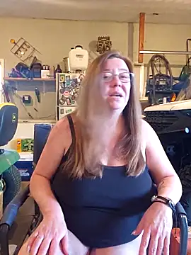 MsShelby40 online show from April 14, 2026, 11:10 pm