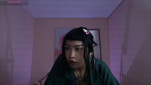Snapshot of Violetta_Suky chatting on February 10, 2025, 1:01 pm Violetta Suky online show from February 10, 2025, 1:01 pm