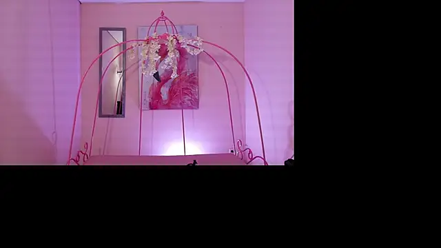 Snapshot of Violetta_Suky chatting on February 18, 2025, 1:55 pm Violetta Suky online show from February 18, 2025, 1:55 pm