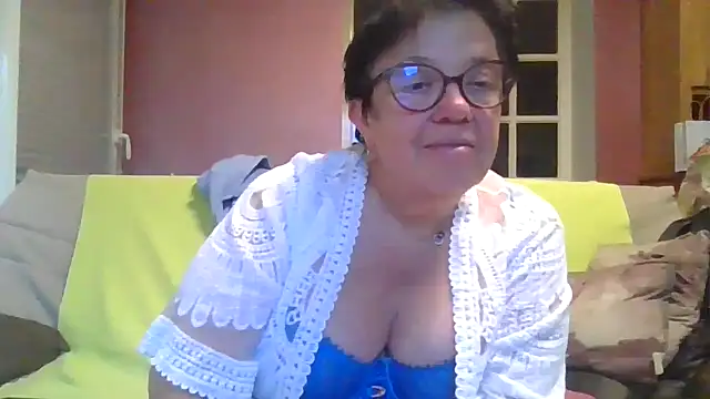 Vandeae44 online show from June 8, 2026, 7:47 pm