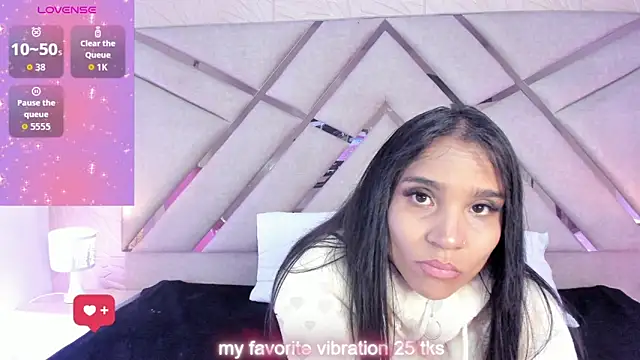 sophie pariss online show from March 25, 2026, 3:06 am