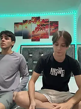 Snapshot of Alex_and_Fabian chatting on April 20, 2026, 2:47 am Alex and Fabian online show from April 20, 2026, 2:47 am
