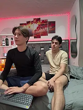 Snapshot of Alex_and_Fabian chatting on May 1, 2026, 2:38 am Alex and Fabian online show from May 1, 2026, 2:38 am