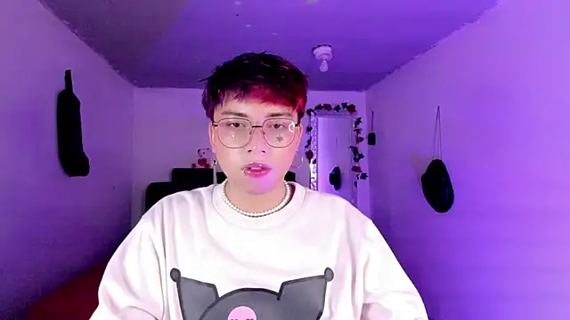 AnggelONfiree online show from July 24, 2026, 2:40 am