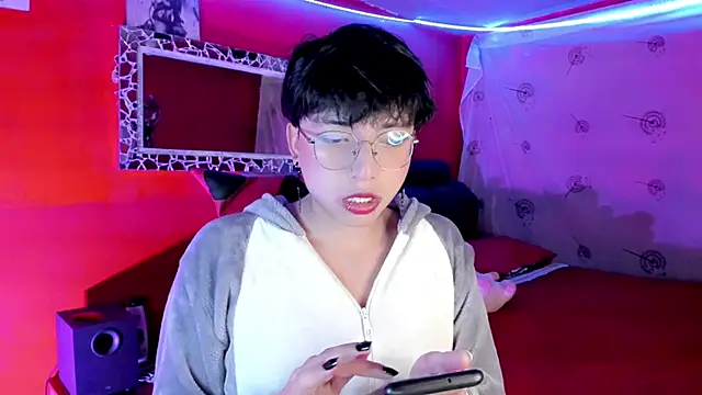 Snapshot of AnggelONfiree chatting on September 30, 2025, 12:49 am AnggelONfiree online show from September 30, 2025, 12:49 am