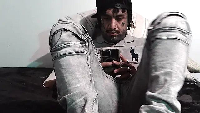 Azazelihornyasf online show from October 16, 2025, 10:40 pm