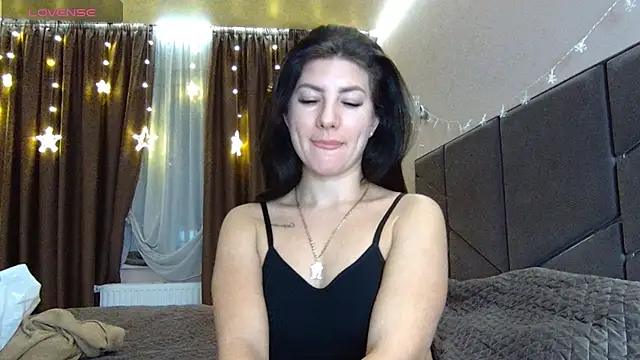 Snapshot of NessyStar chatting on February 19, 2026, 4:48 pm NessyStar online show from February 19, 2026, 4:48 pm