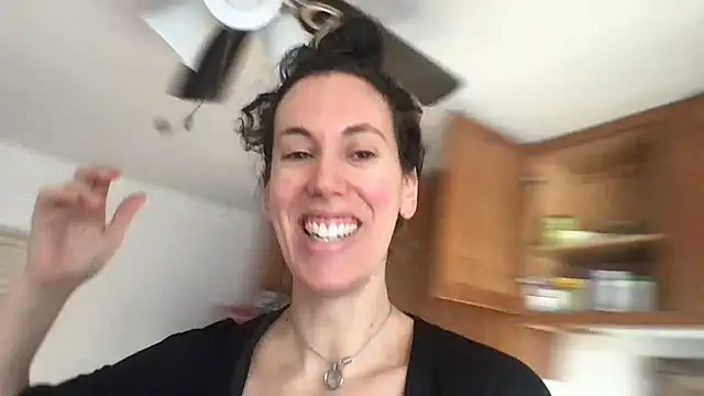 BonfireBonnie online show from December 19, 2024, 2:13 pm