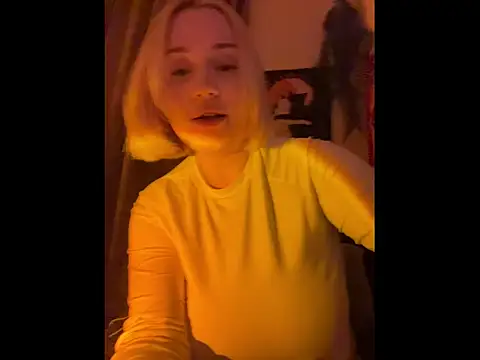 DaisyBooom online show from March 23, 2026, 7:47 pm