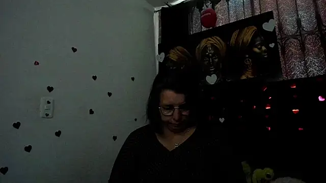 Snapshot of Evaaross_2345 chatting on June 24, 2026, 12:15 pm Evaaross 2345 online show from June 24, 2026, 12:15 pm