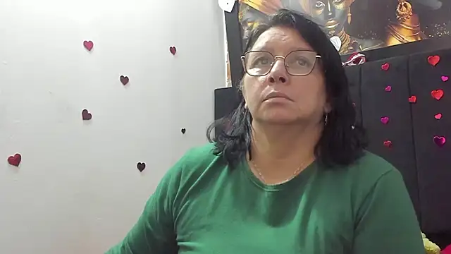 Evaaross 2345 online show from March 16, 2026, 9:39 pm