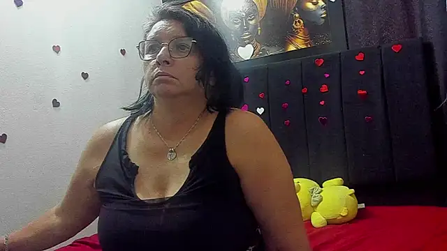 Snapshot of Evaaross_2345 chatting on July 16, 2026, 7:33 pm Evaaross 2345 online show from July 16, 2026, 7:33 pm