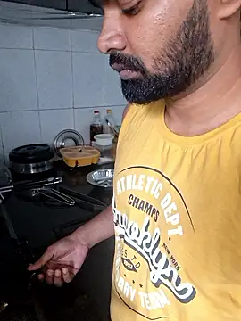 Snapshot of RKumar1994 chatting on January 10, 2026, 10:43 am RKumar1994 online show from January 10, 2026, 10:43 am