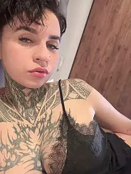 AliceShazaham  online show from June 26, 2026, 7:47 am