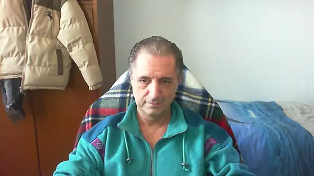 Snapshot of lliuk70mi chatting on April 5, 2026, 12:34 pm lliuk70mi online show from April 5, 2026, 12:34 pm
