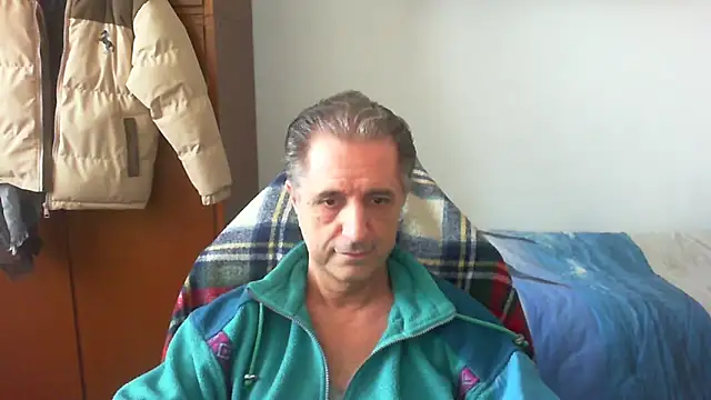 Snapshot of lliuk70mi chatting on April 2, 2026, 1:18 pm lliuk70mi online show from April 2, 2026, 1:18 pm