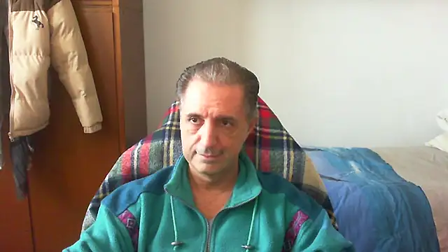 Snapshot of lliuk70mi chatting on March 27, 2026, 2:18 pm lliuk70mi online show from March 27, 2026, 2:18 pm