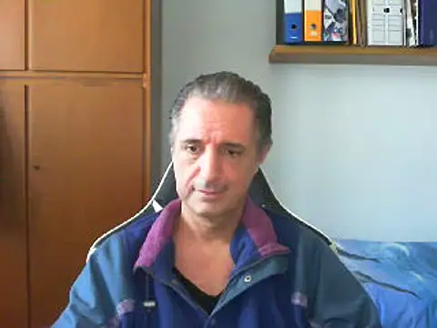 Snapshot of lliuk70mi chatting on February 4, 2025, 1:27 pm lliuk70mi online show from February 4, 2025, 1:27 pm
