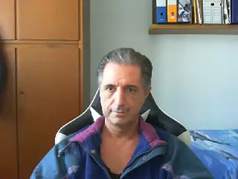 Snapshot of lliuk70mi chatting on January 12, 2025, 12:55 pm lliuk70mi online show from January 12, 2025, 12:55 pm