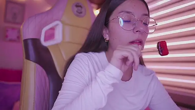 milly kenner online show from April 15, 2026, 7:18 pm