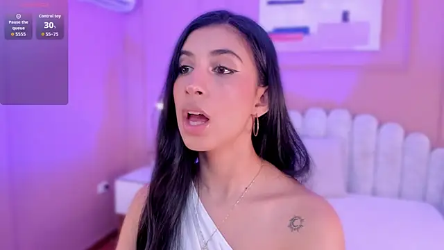 Snapshot of zia_cooper chatting on February 3, 2026, 6:35 pm zia cooper online show from February 3, 2026, 6:35 pm