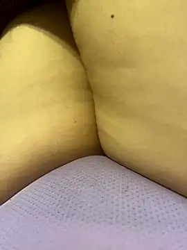 maria22A online show from November 18, 2025, 3:37 pm