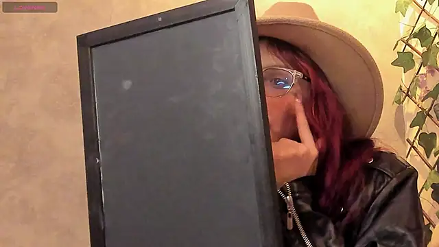 RedMeloddy online show from March 15, 2026, 1:01 am