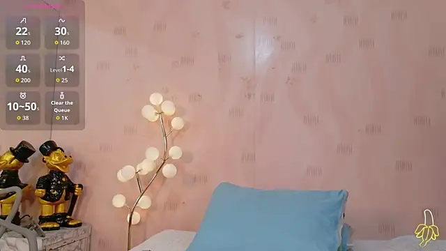 Snapshot of littleebonymommy chatting on April 28, 2026, 7:51 pm littleebonymommy online show from April 28, 2026, 7:51 pm