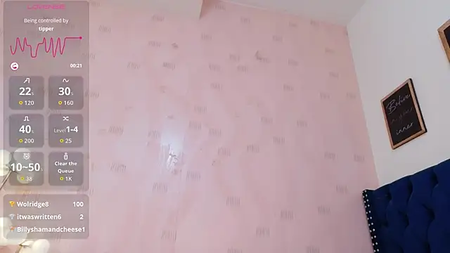 Snapshot of littleebonymommy chatting on April 21, 2026, 1:42 am littleebonymommy online show from April 21, 2026, 1:42 am