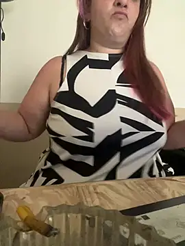 Snapshot of Popinasq chatting on February 16, 2026, 6:39 pm Popinasq online show from February 16, 2026, 6:39 pm