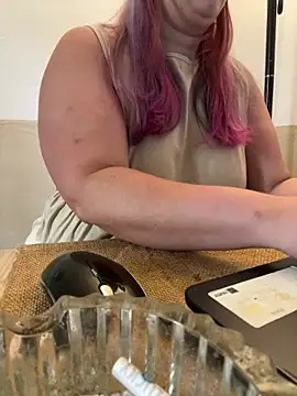 Snapshot of Popinasq chatting on December 14, 2025, 2:55 pm Popinasq online show from December 14, 2025, 2:55 pm