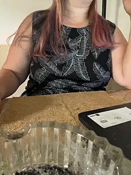 Snapshot of Popinasq chatting on November 28, 2025, 6:41 pm Popinasq online show from November 28, 2025, 6:41 pm