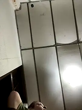 Snapshot of Popinasq chatting on January 6, 2026, 3:10 am Popinasq online show from January 6, 2026, 3:10 am